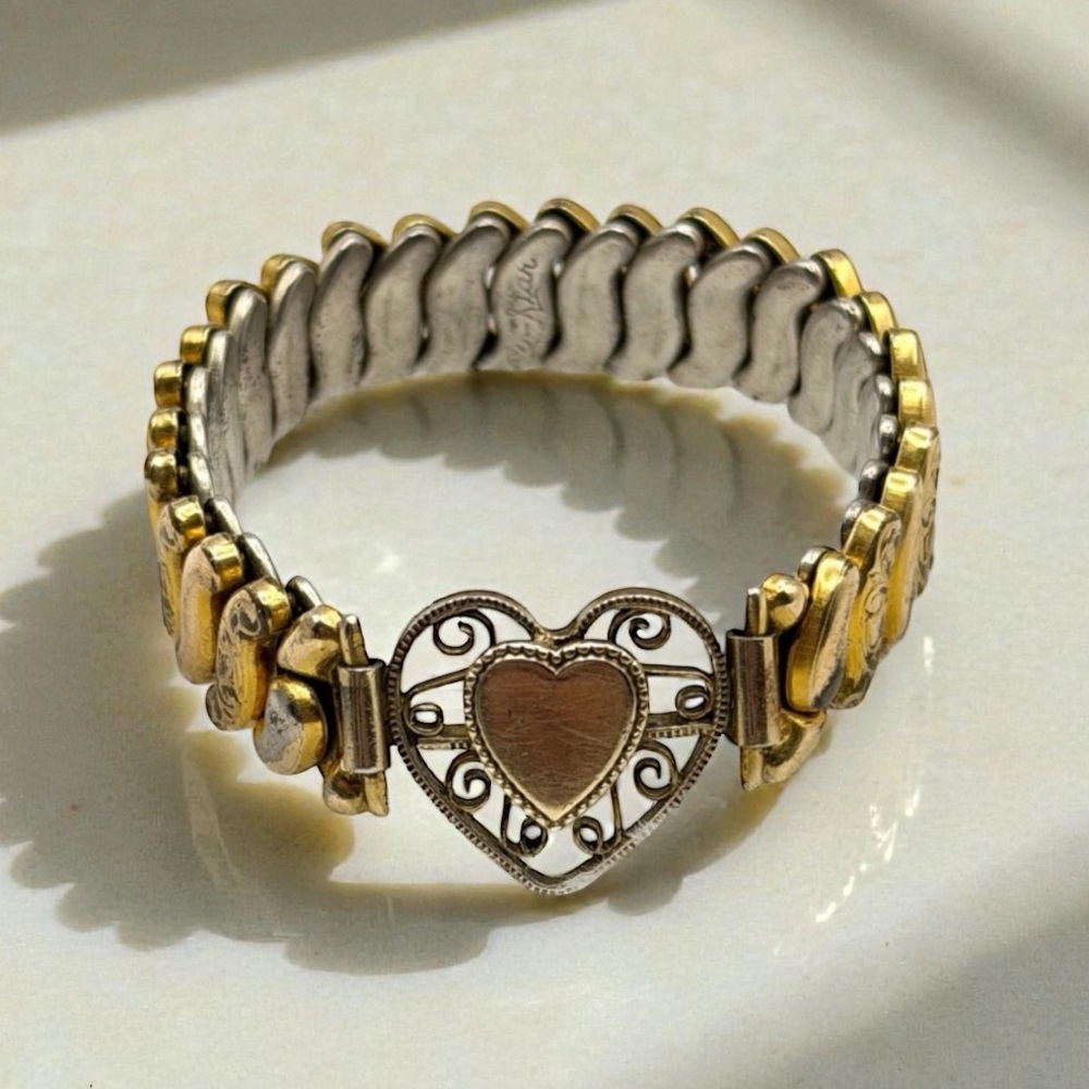 WWII Gold Tone Sweetheart Filigree Heart Expansion Bracelet XS 4.5” by Co-Star - Picture 2 of 16